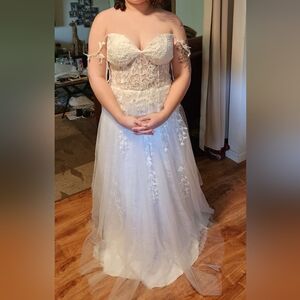 A-line V Neck Spaghetti Straps Long / Floor-Length Lace Prom Dress With Split